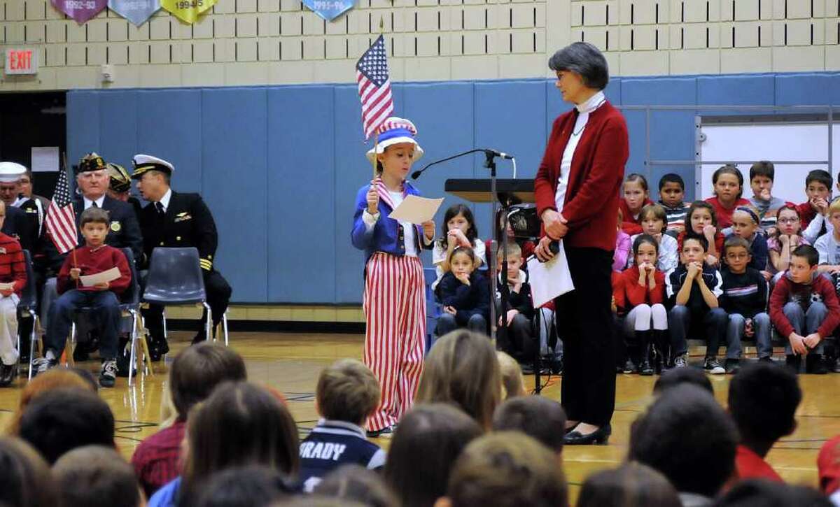 New Milford elementary school salutes local veterans