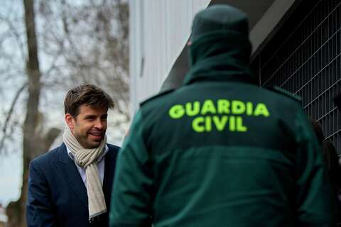 Former Barcelona defender Gerard Piqué questioned by judge in Spanish Super Cup probe