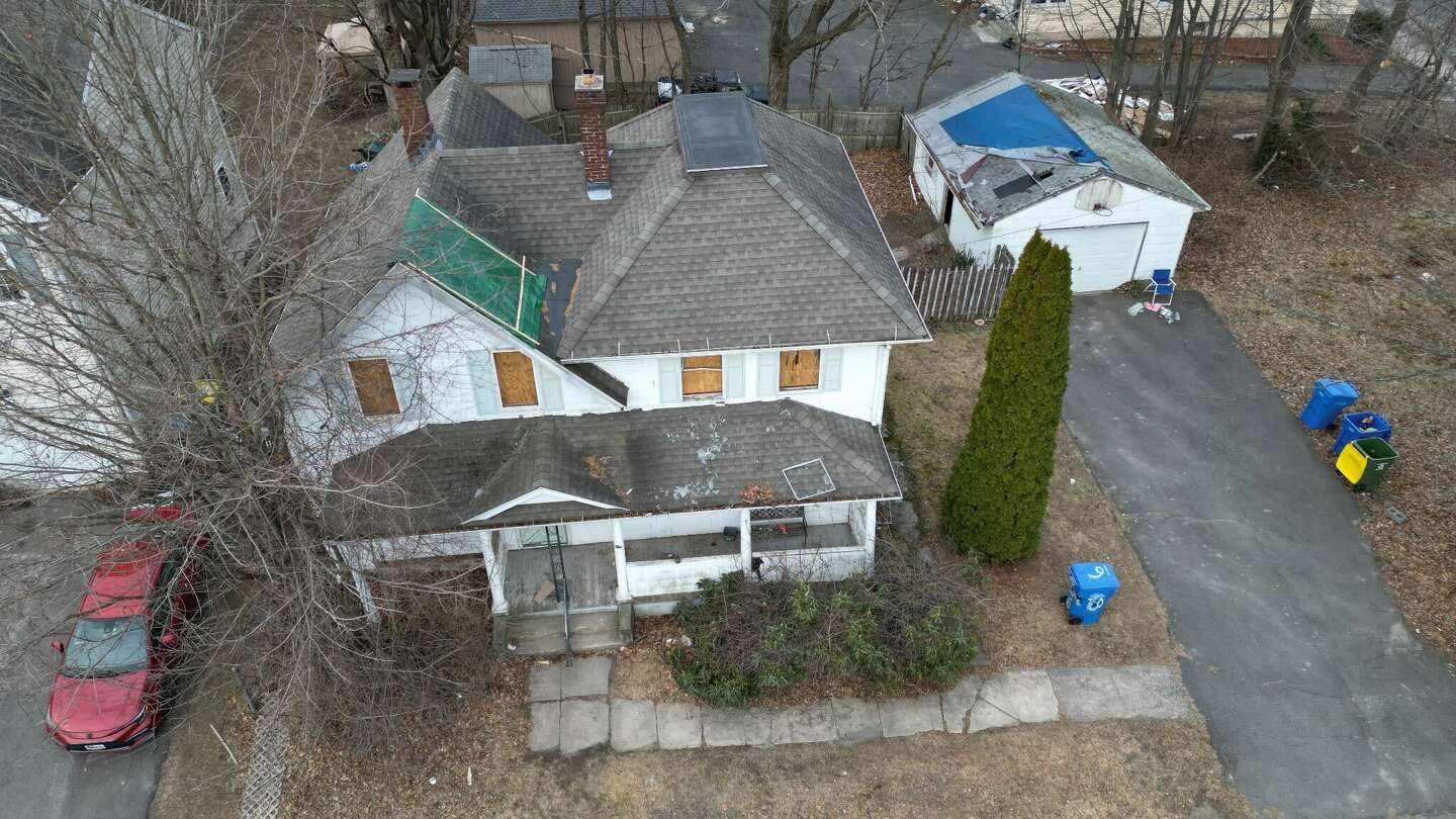 Hardships secrecy filled Waterbury home as man held captive: Records Hardships secrecy filled Waterbury home as man held captive: Records