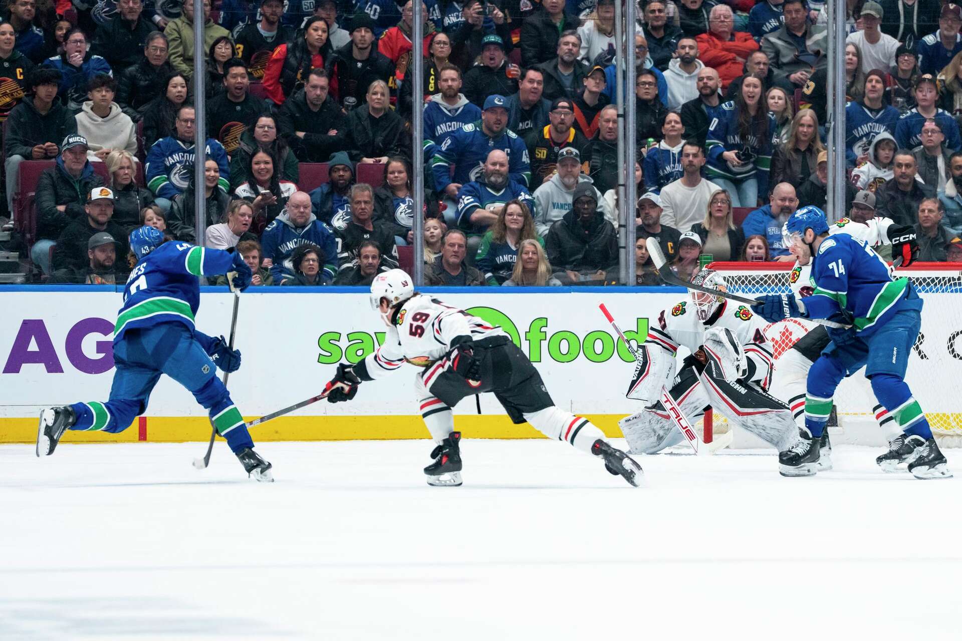 Pettersson, Garland, Suter lead Canucks to 6-2 win over Blackhawks