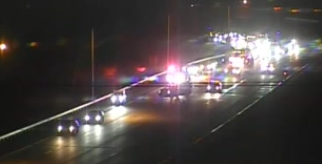 Crash in West Hartford closes I-84 west, causes injuries, police say
