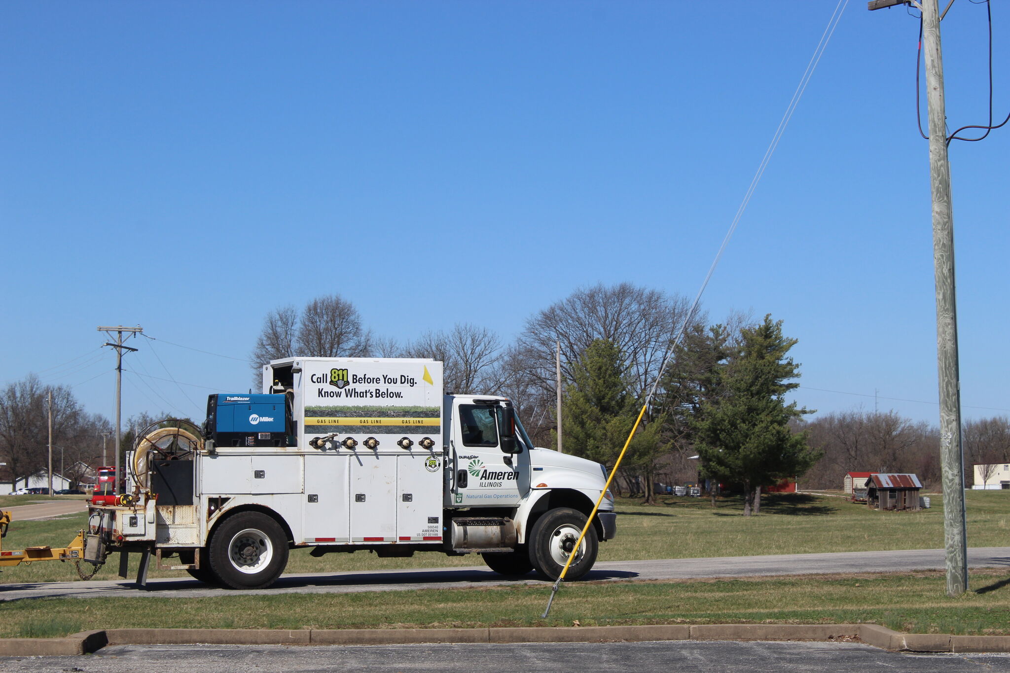 Ameren Illinois responds to gas leak in Edwardsville IL