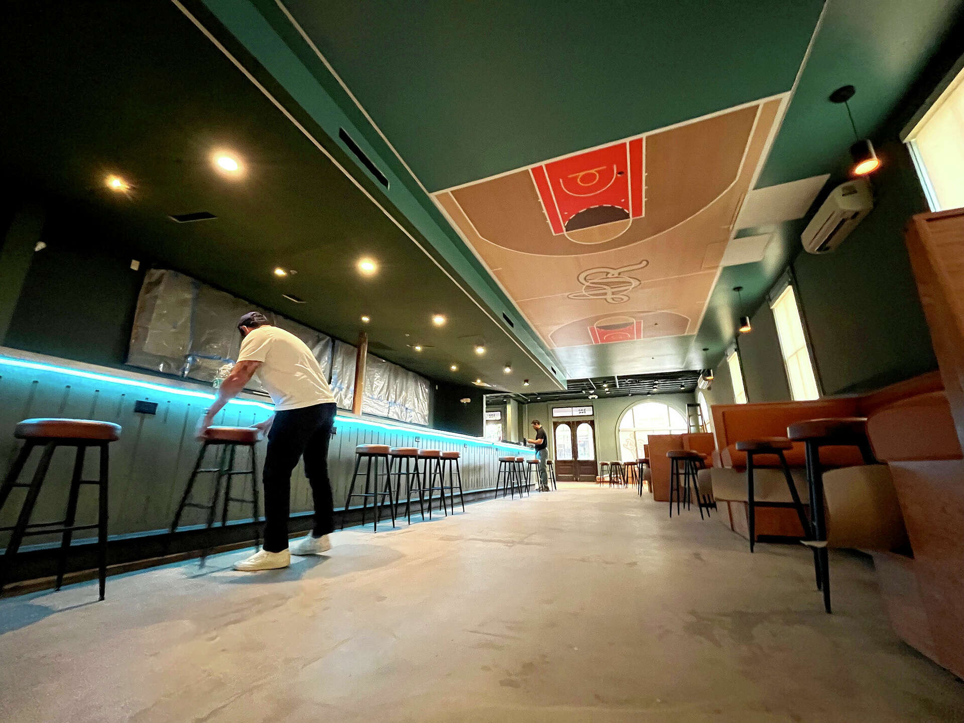 Atlee's Rally sports bar opens near Alamodome for Final Four