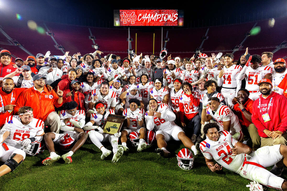 Mater Dei celebrates its 35-7 win over St John Bosco to win the Southern Section Division I football championship at the LA Memorial Coliseum on Nov. 24, 2023 in Los Angeles.