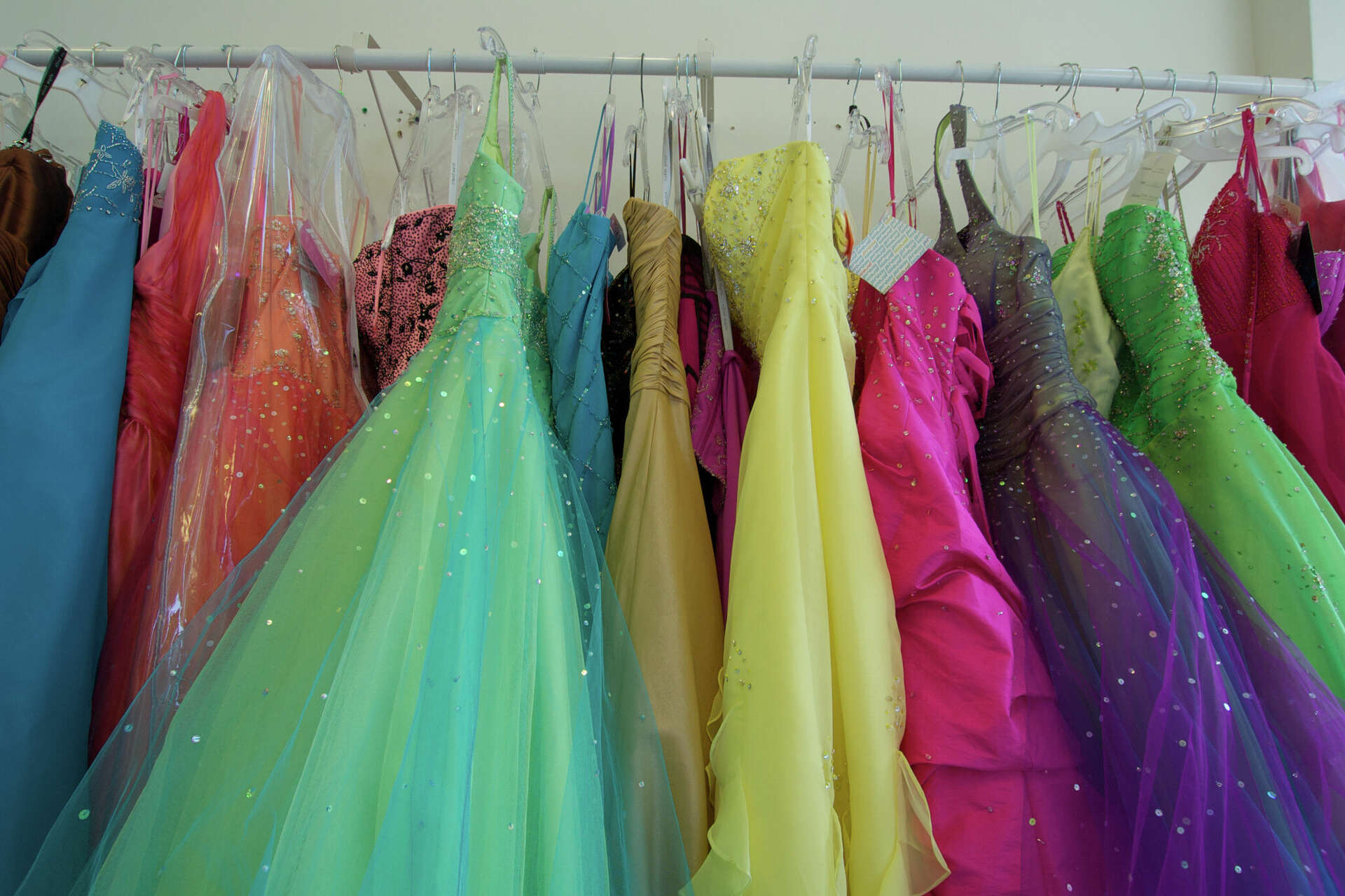 Star 99.9 FM, Napoli Motors to give away 700+ free prom dresses in CT
