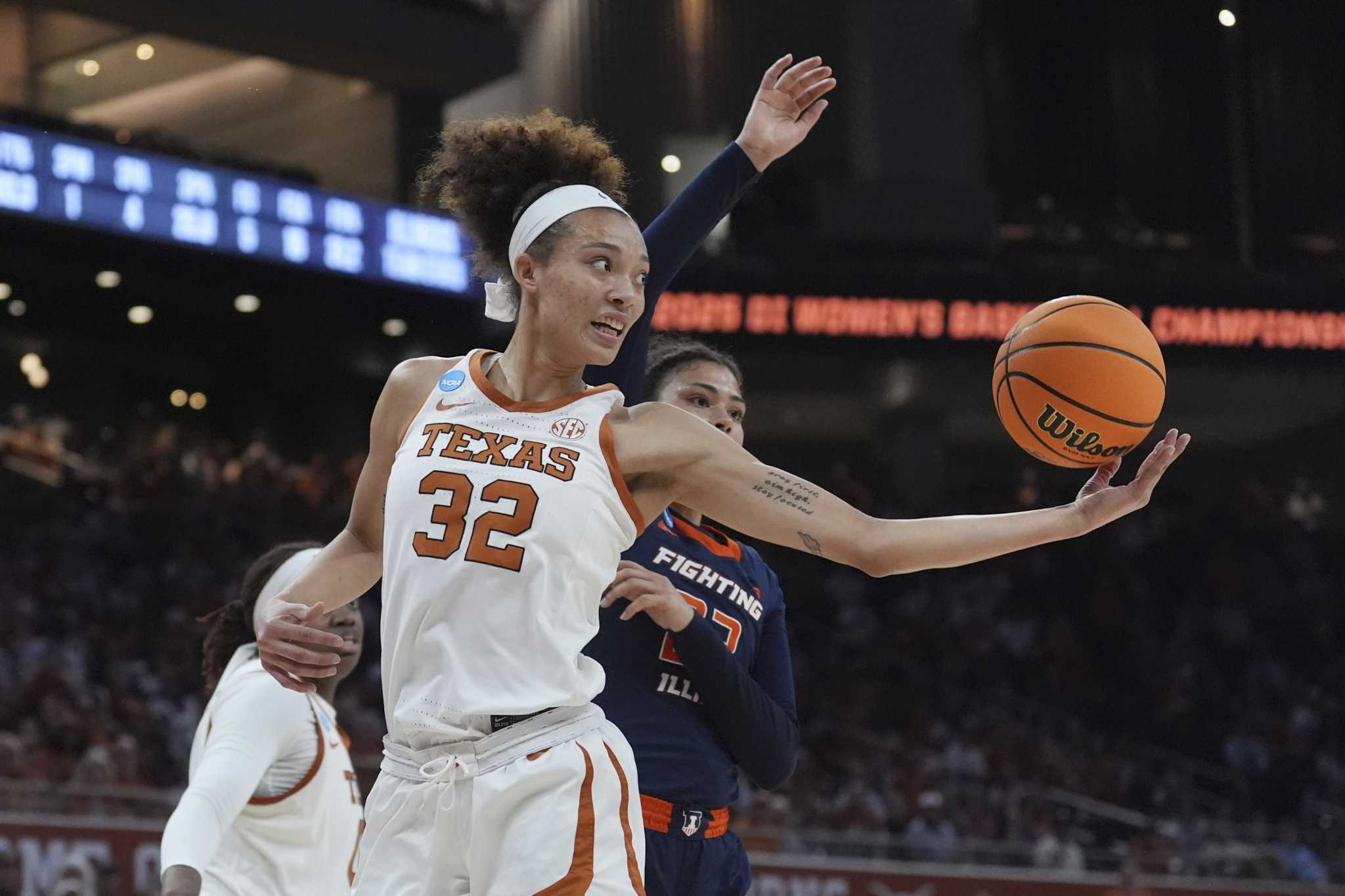 March Madness: Texas women beat Illinois to reach Sweet 16