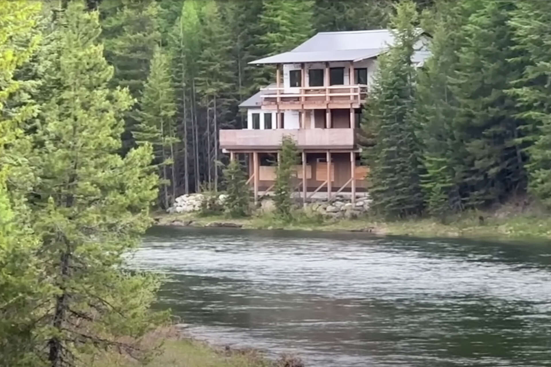 Montana groups fire back at Calif. couple over home in national park