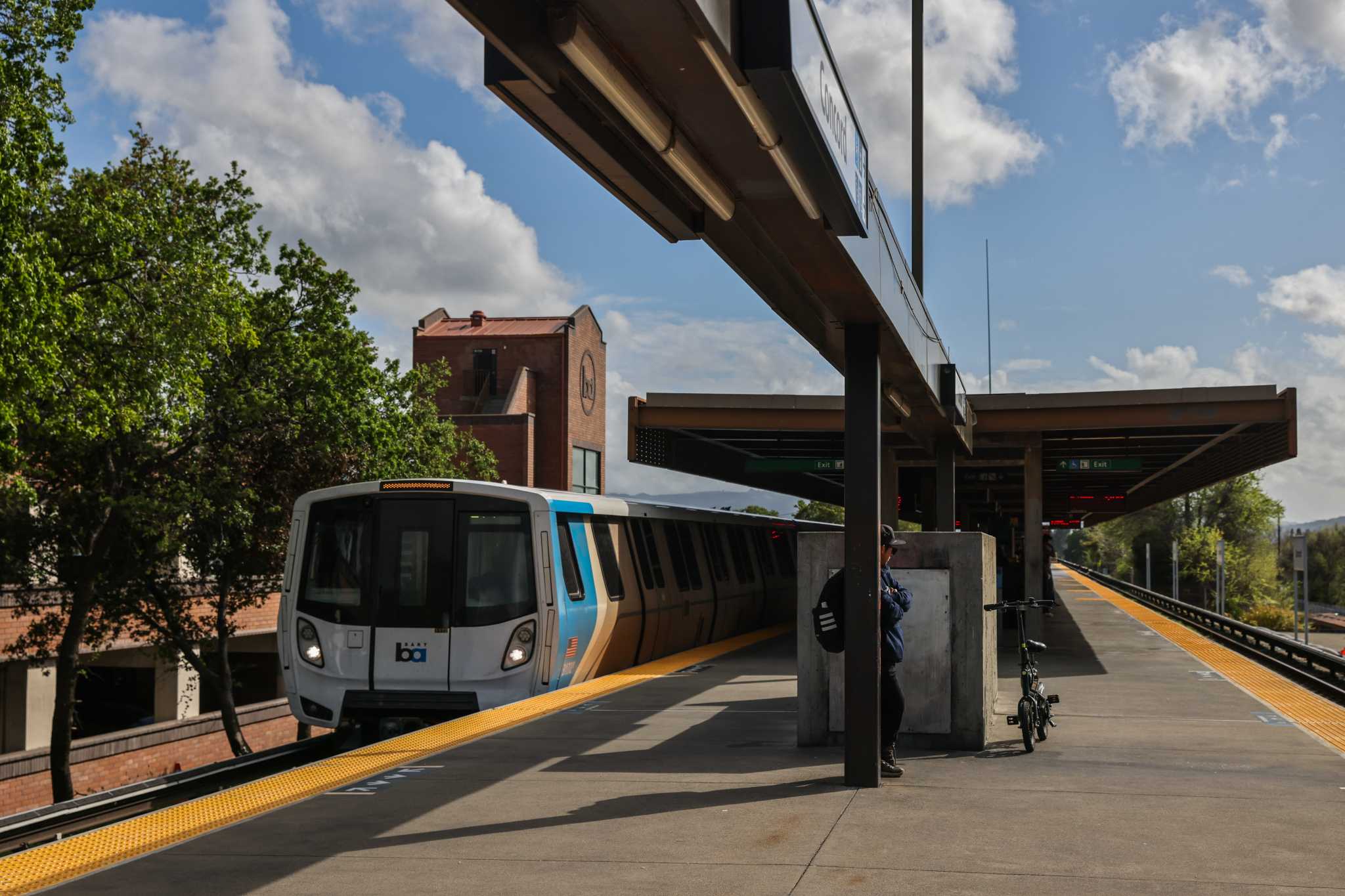 CA's budget includes $750 million loan for Bay Area transit