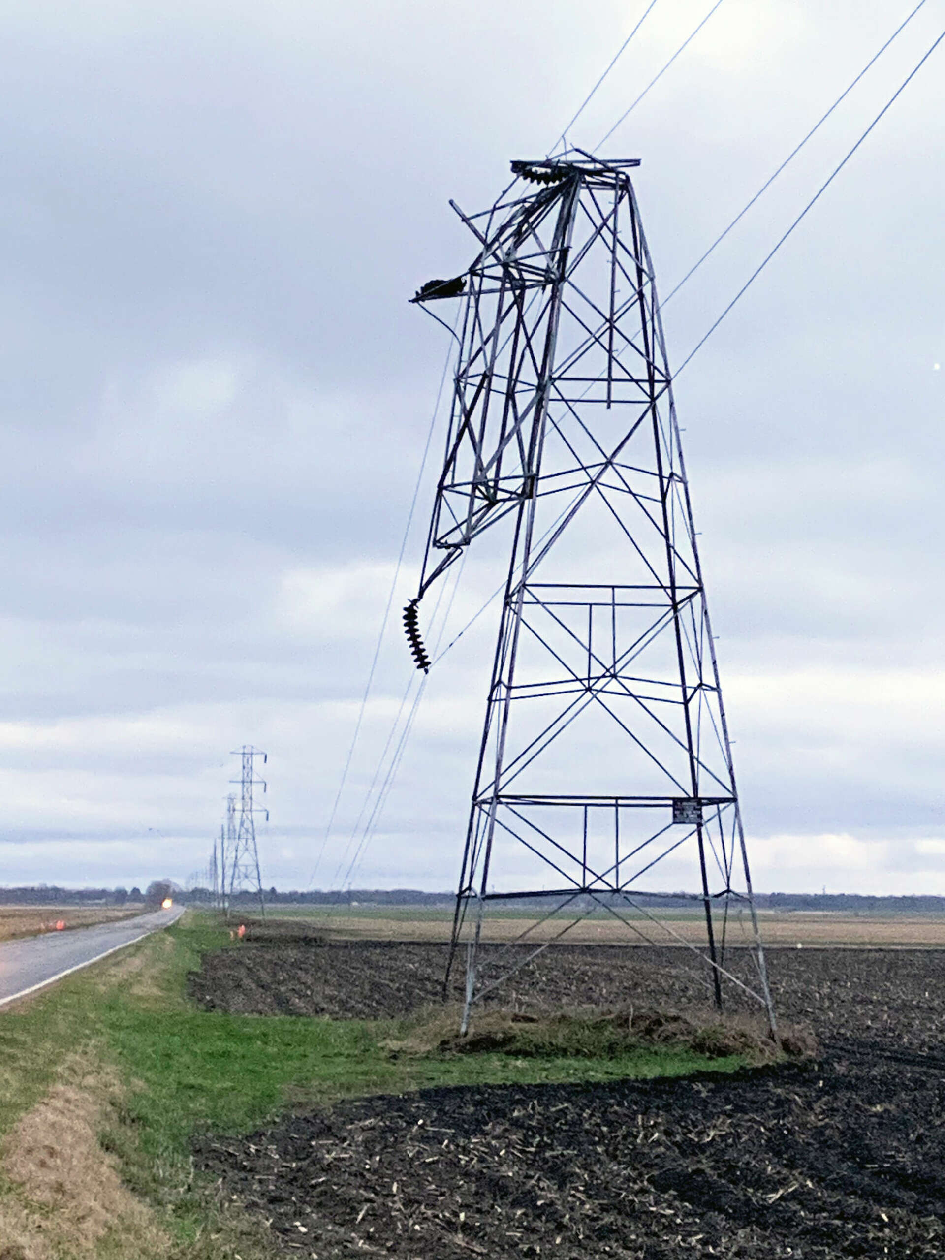 Severe storms in Michigan kill 3, leave 150,000 without power