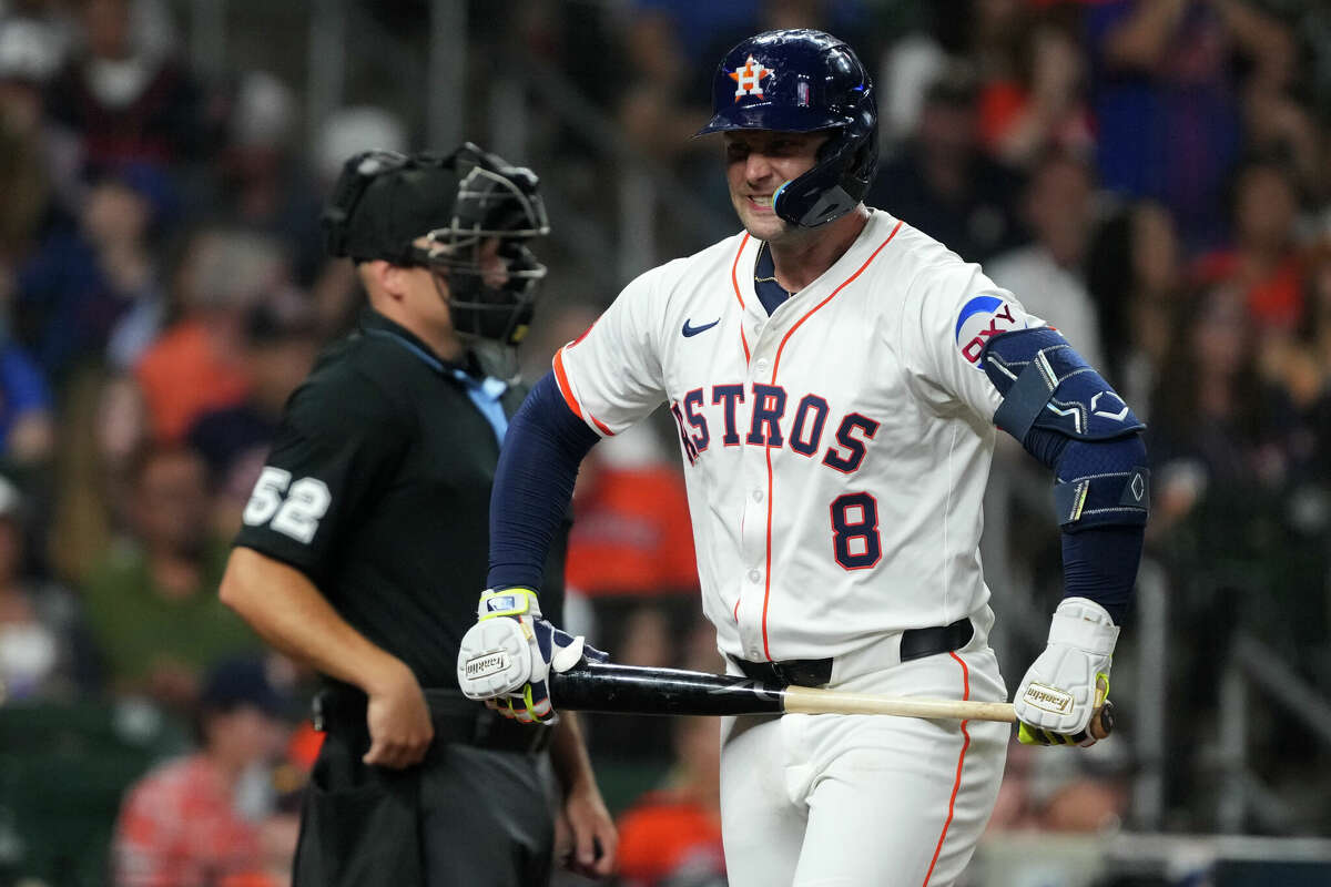 Houston Astros Christian Walker (8) reacts after striking out against New York Mets pitcher José Buttó to end the sixth inning during an MLB game at Daikin Park in Houston, Saturday, March 29, 2025.