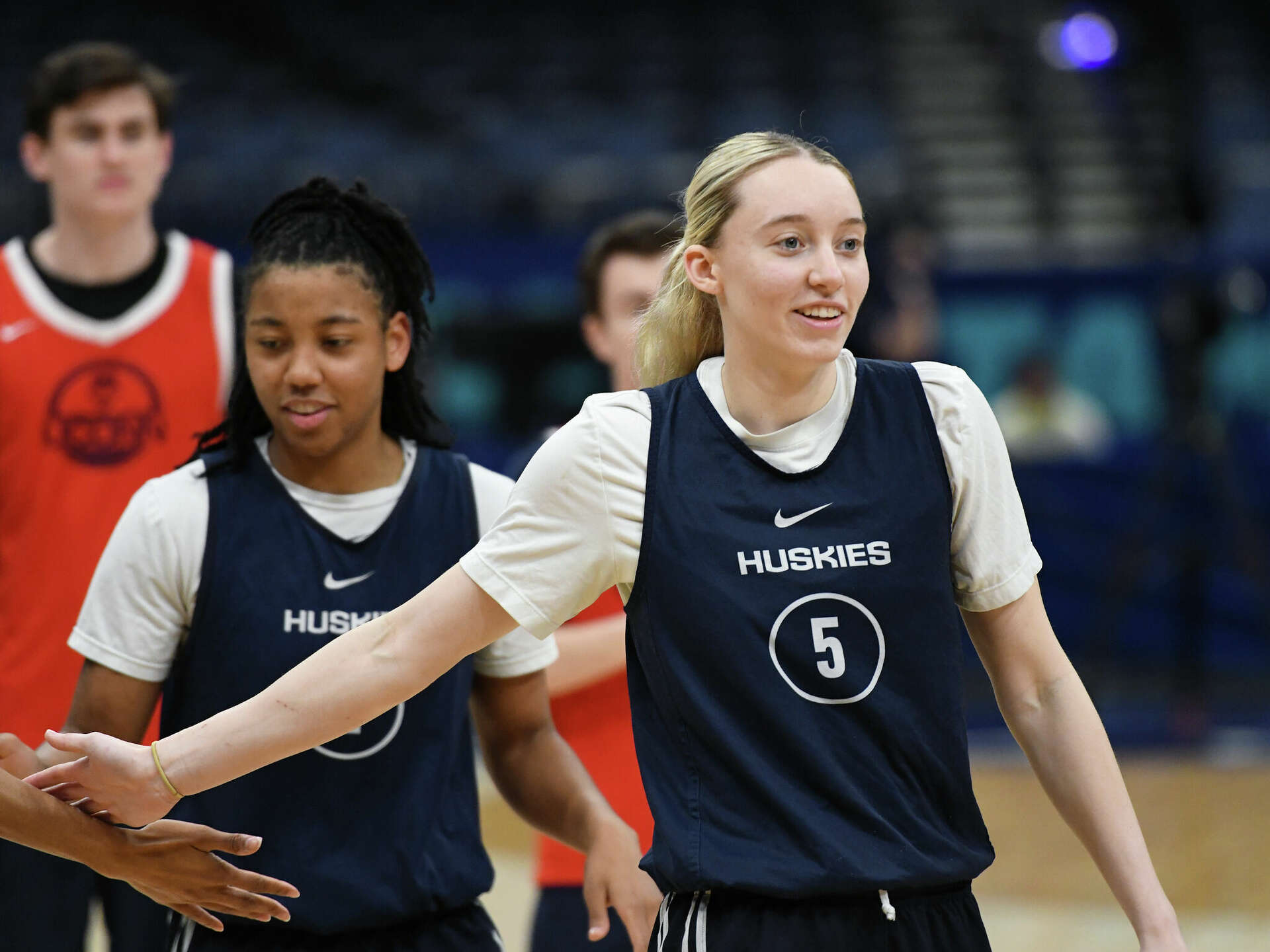 How Paige Bueckers impacts her UConn womens basketball teammates