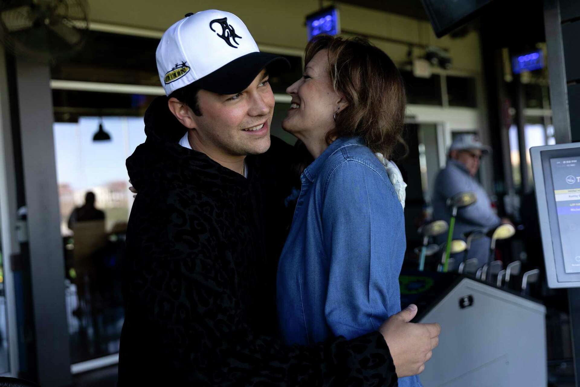 Austin Mahone takes his Texas-born roots to Nashville