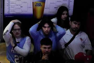 Houston Cougars fans 'distraught' after loss to Florida