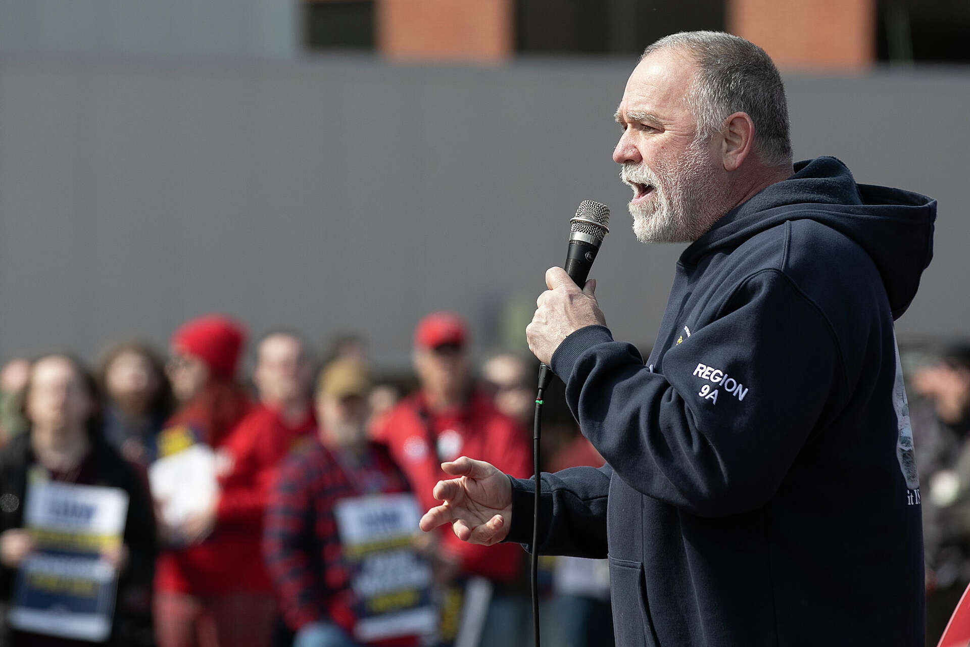 Electric Boat workers rally for new contract at CT sub maker in Groton