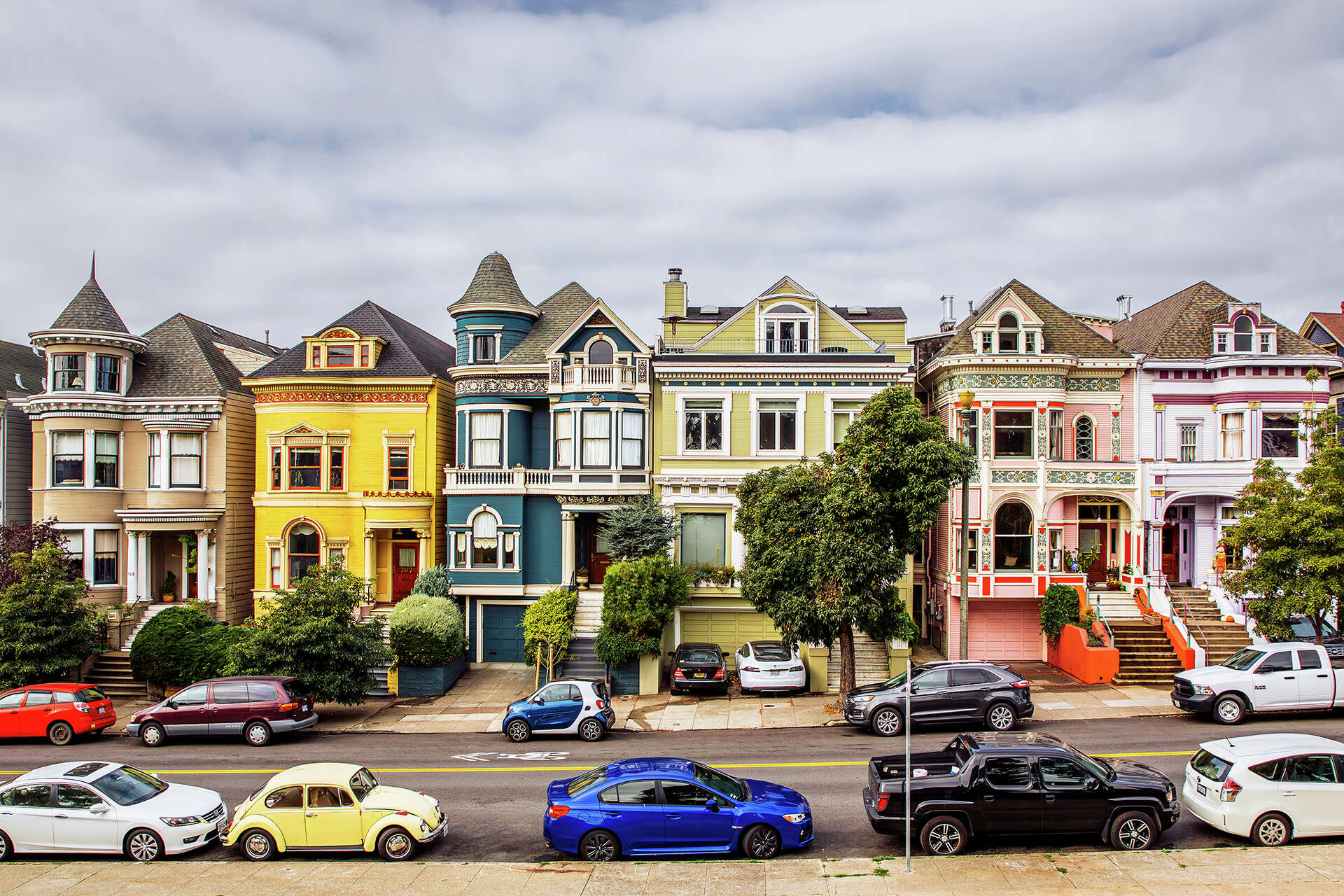 Bay Area housing market shows no signs of slowing, despite layoffs