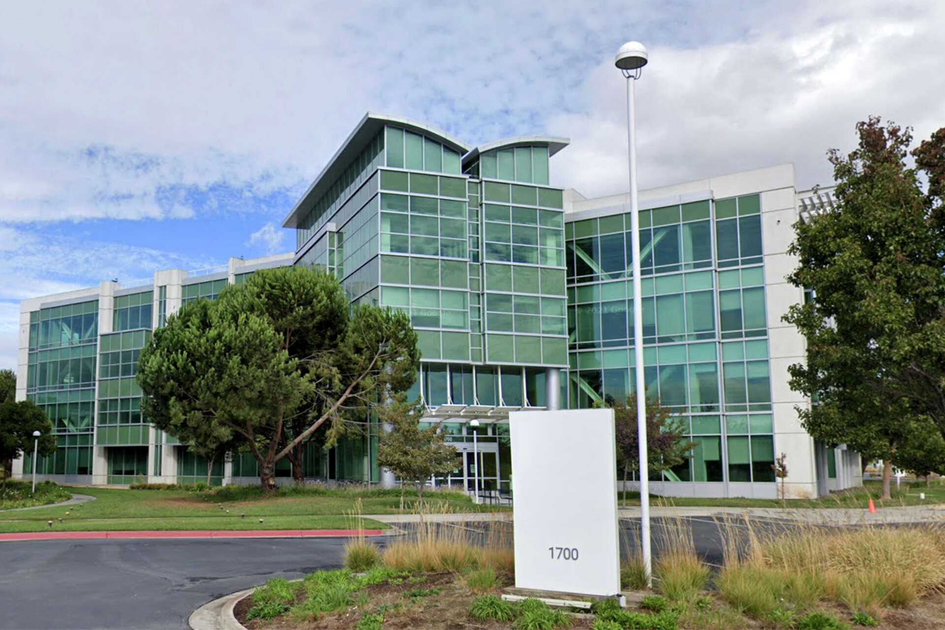 Google offloads another massive chunk of prime office real