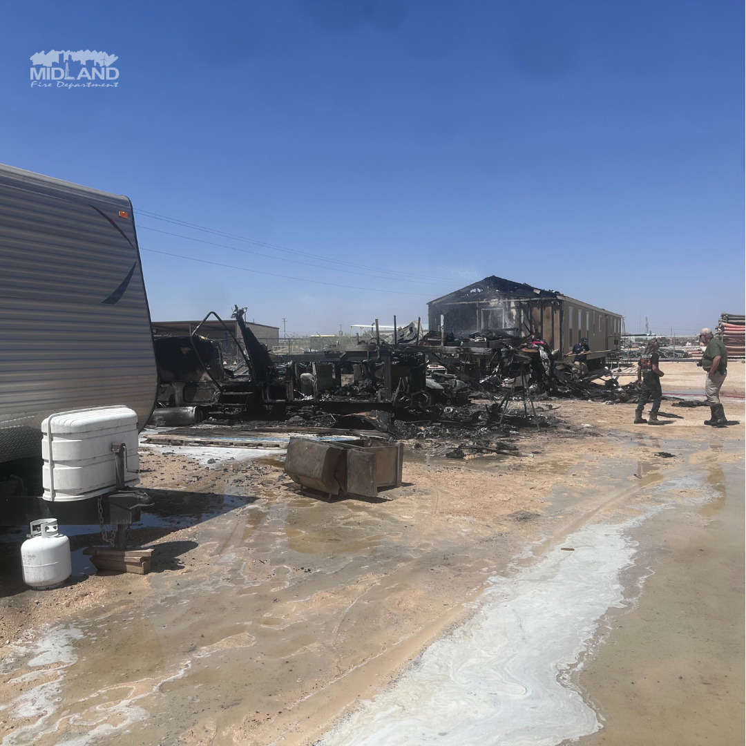 Midland fire destroys RVs, damages mobile home; no injuries