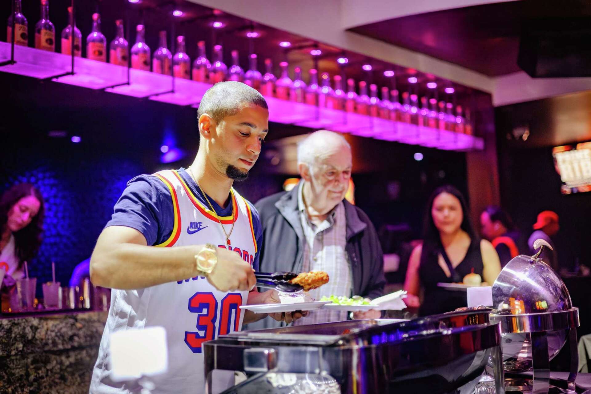 San Francisco strip club's free fried chicken buffet returns