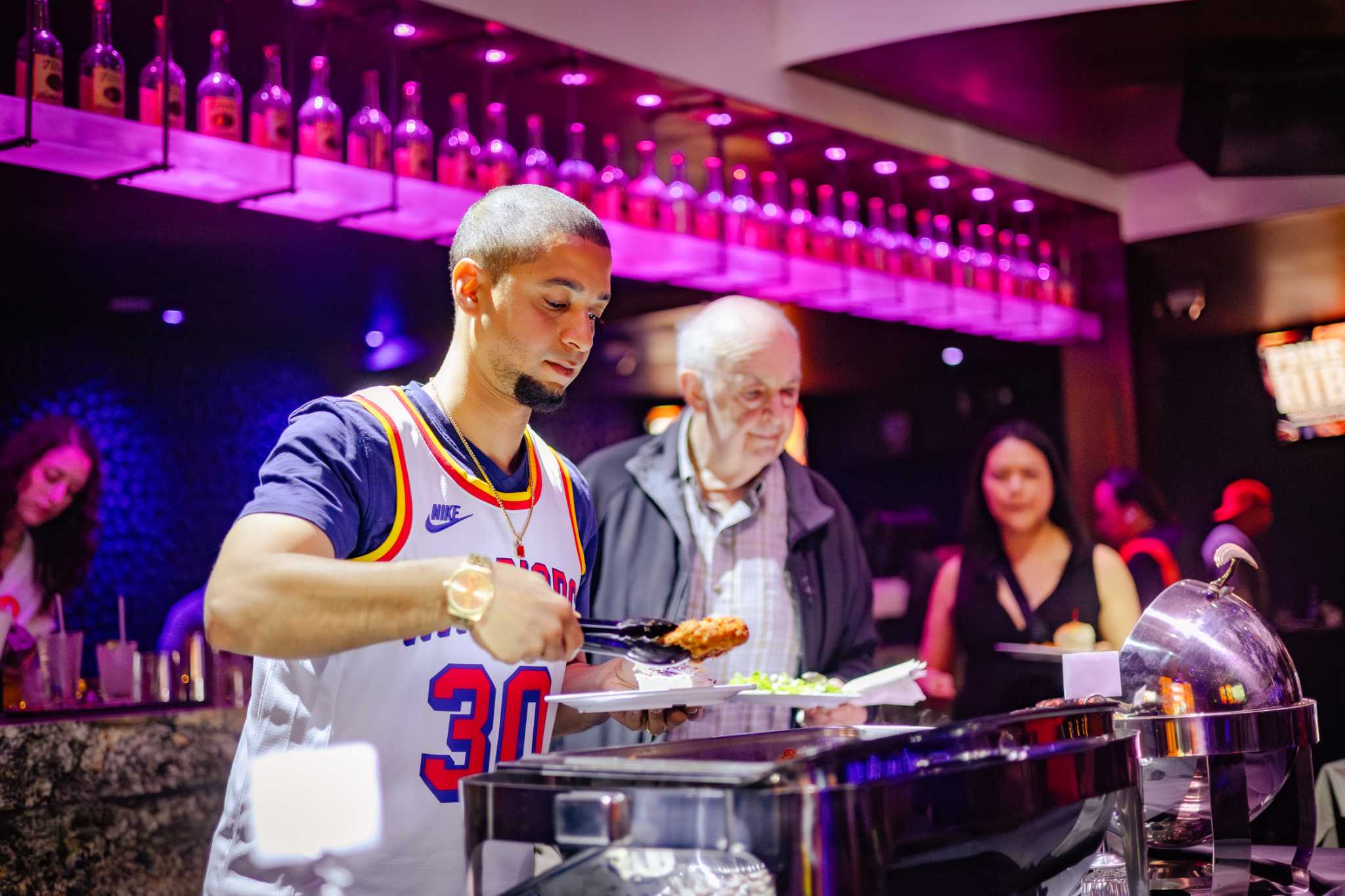 San Francisco strip club’s free fried chicken buffet returns