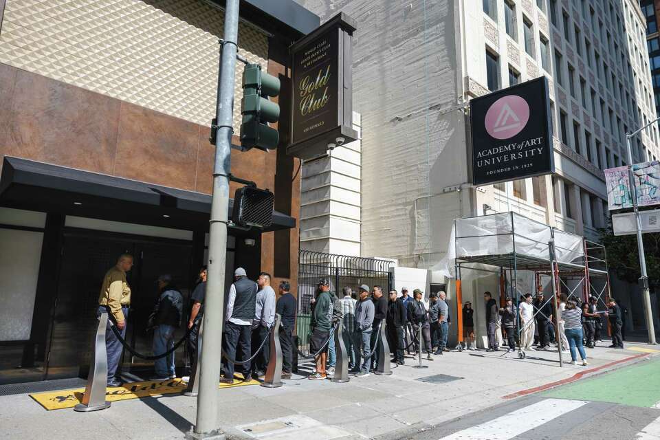 San Francisco strip club's free fried chicken buffet returns