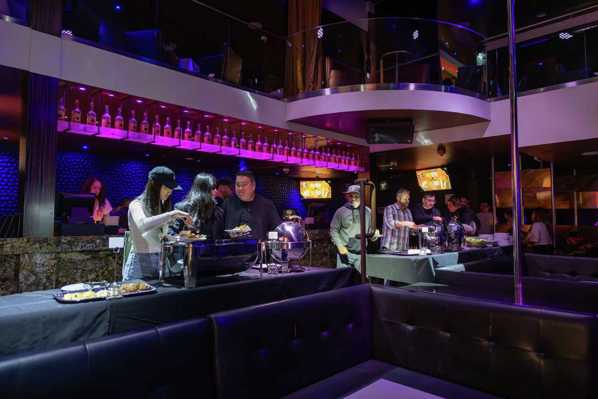 San Francisco strip club's free fried chicken buffet returns