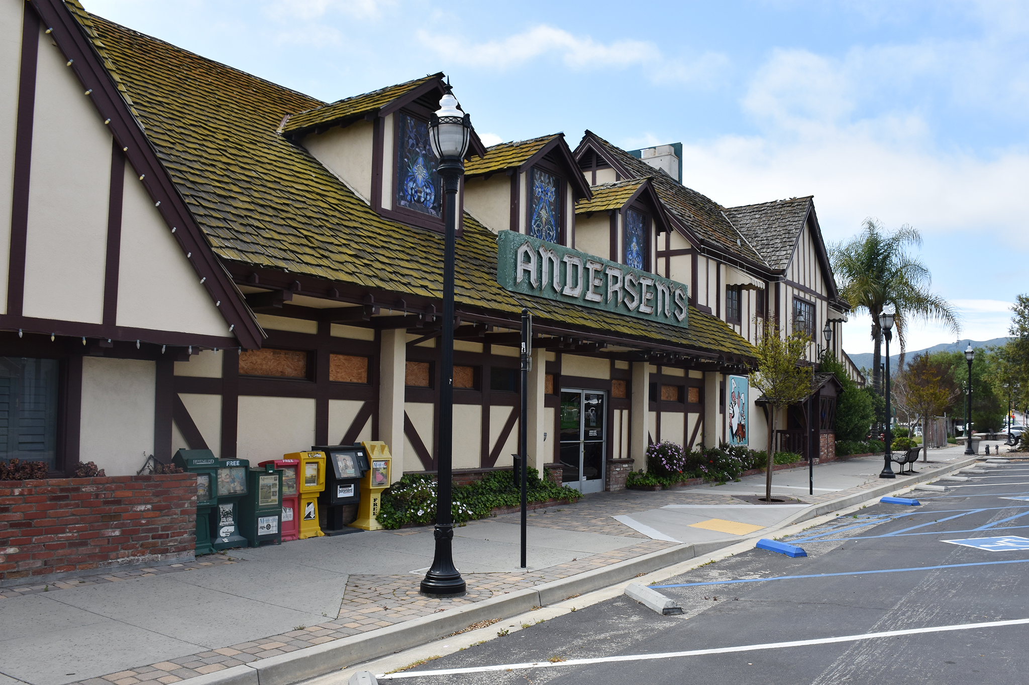 Pea Soup Andersen's to be demolished after losing historic status - SFGATE