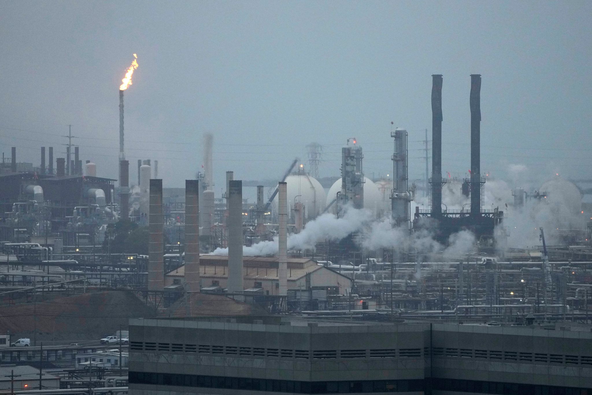Air-quality advisory issued due to flaring at Richmond Chevron refinery