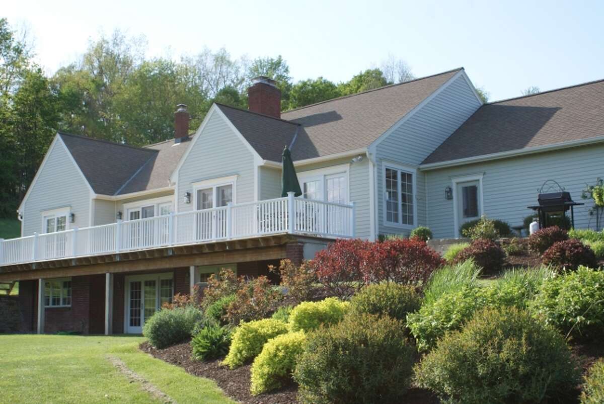 House of the Week Rural East Schodack