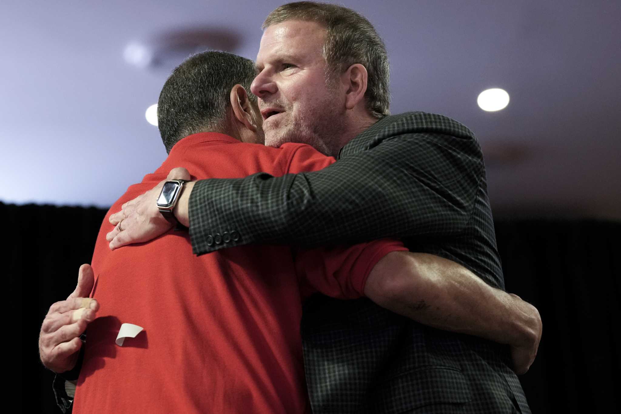 Rockets owner Tilman Fertitta took swipe at Mavericks in Oval Office