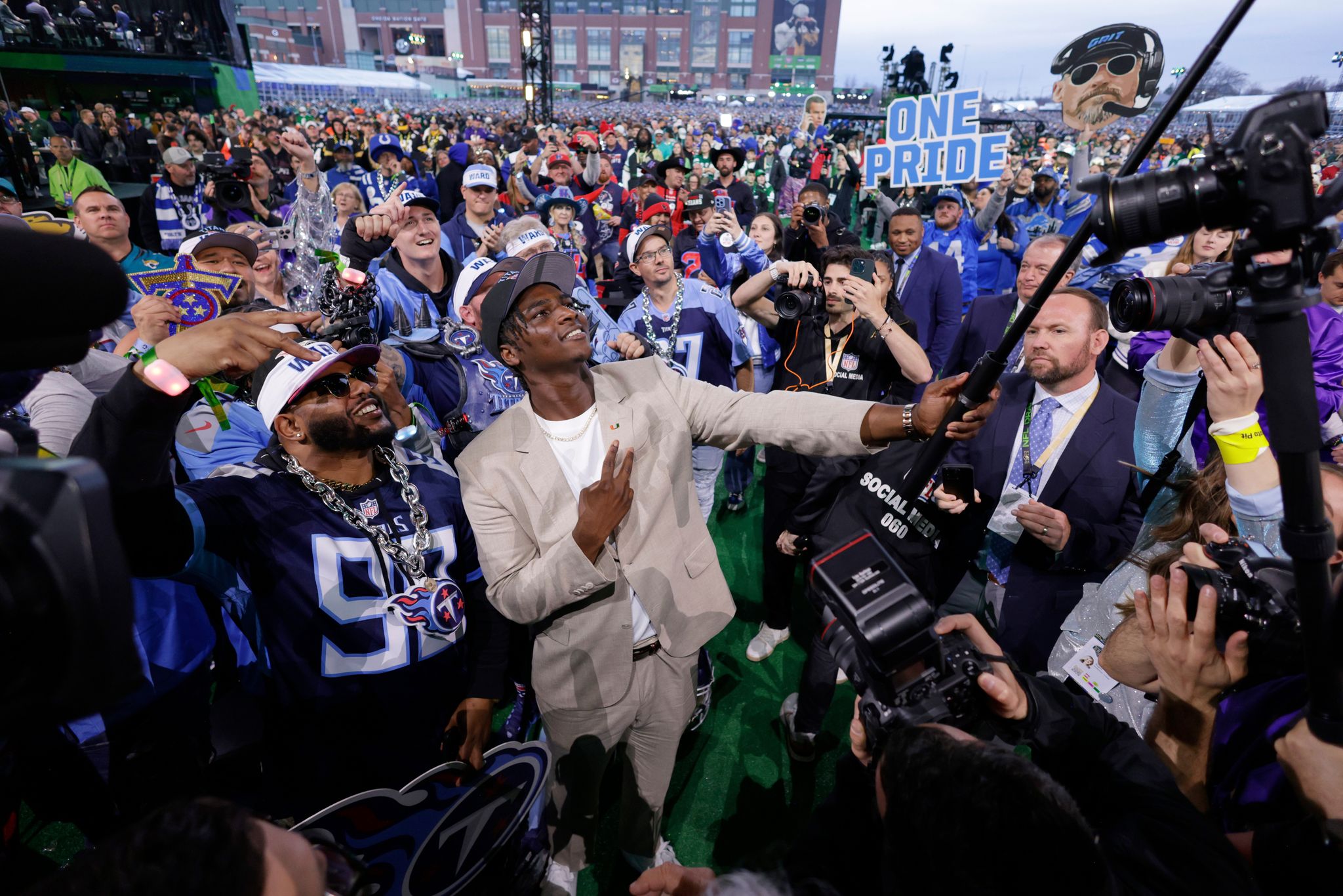 The Titans hope top NFL draft pick Cam Ward can lead them back to winning