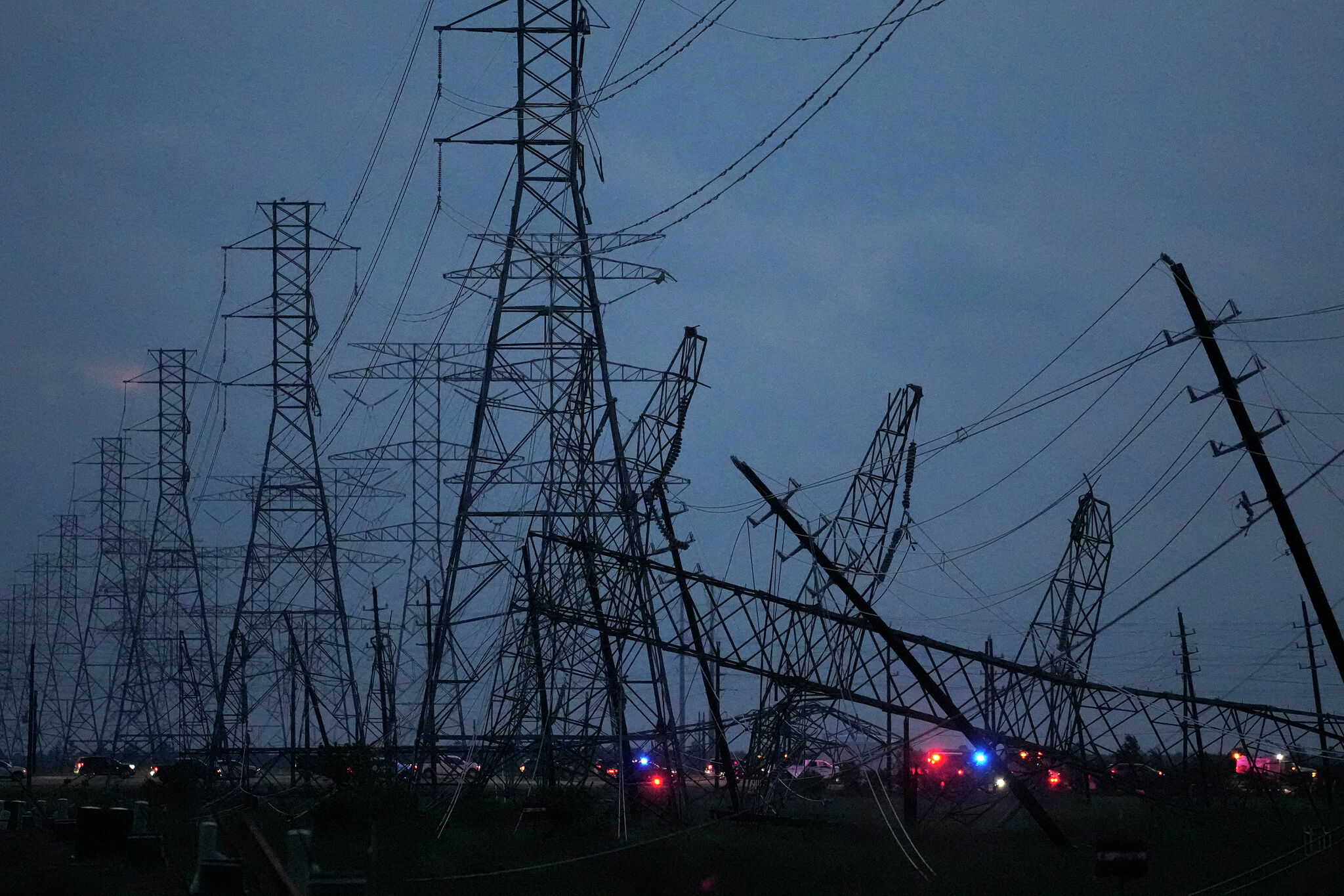 Tariferhöhung von CenterPoint Energy genehmigt, um die Derecho-Kosten im ...