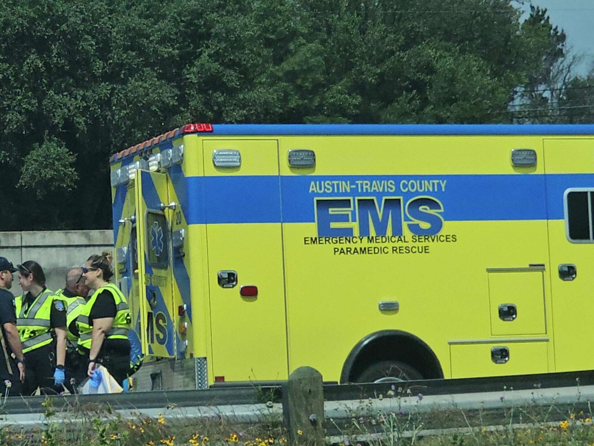 Fatal crash on I-35 shuts down highway, reroutes traffic in Austin
