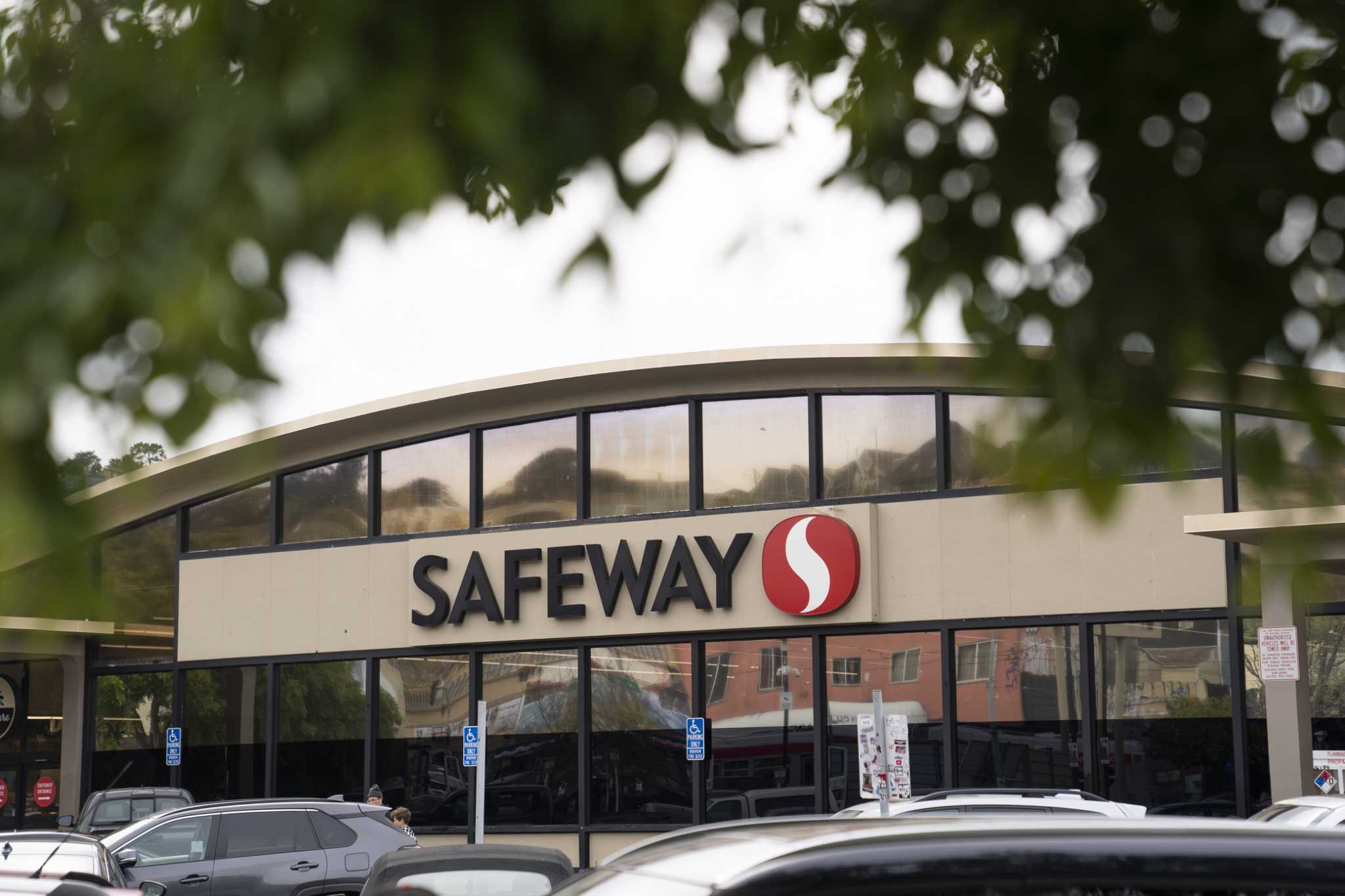 Safeway workers at strike