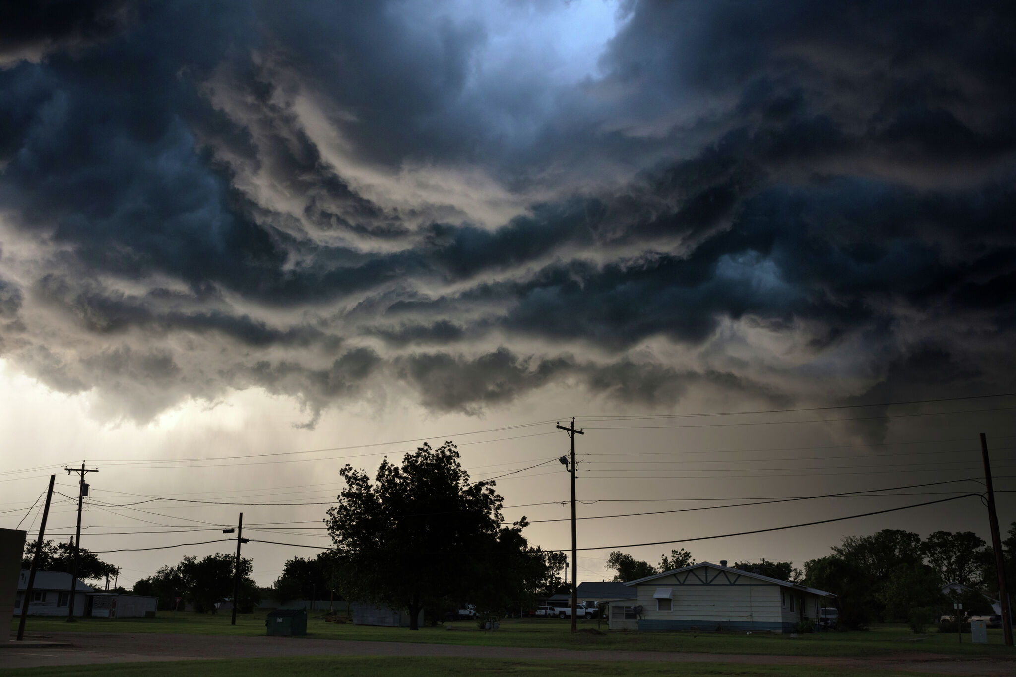 Tornado, large hail risk looms over Texas amid mutli-state storm