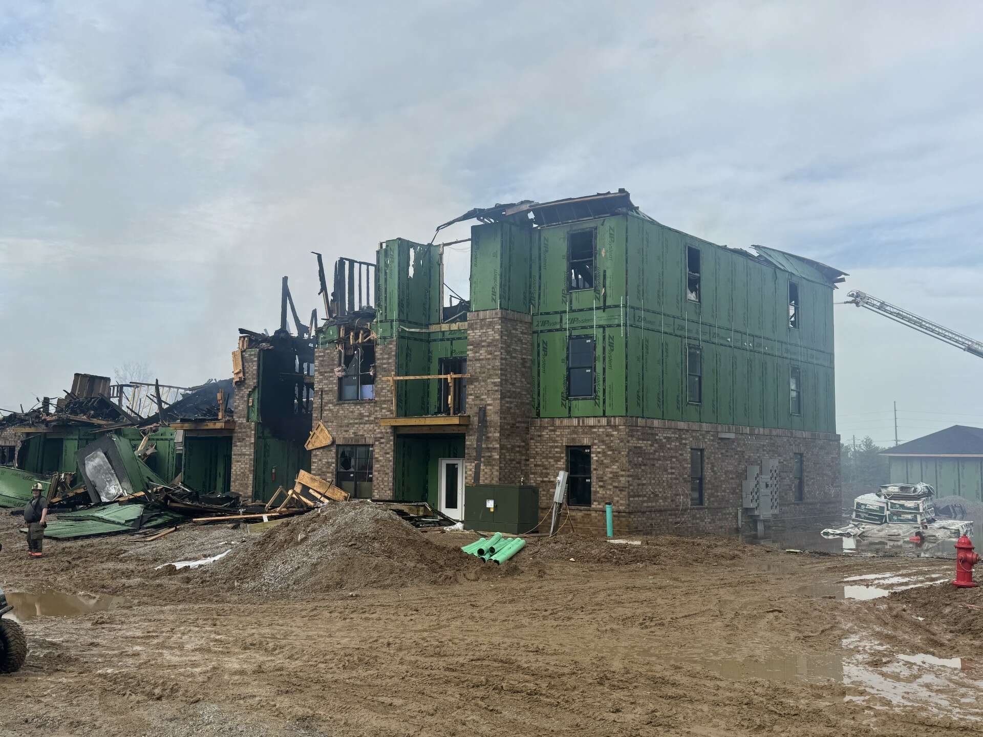Glen Carbon IL apartments destroyed by lighting strike, fire