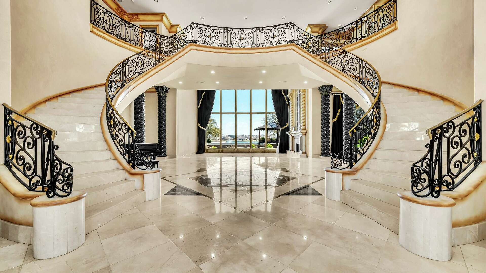 Former 'Primetime' Texas home owned by Deion Sanders lists for $5.5M, image size:1920x1081