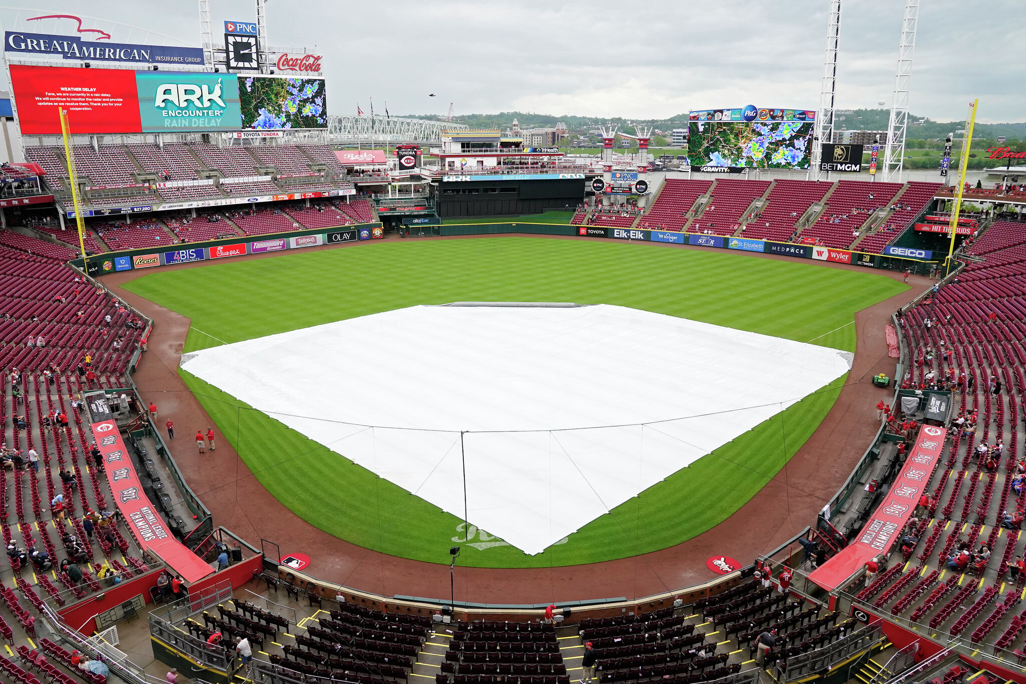cardinals-reds-will-resume-after-rain-delay-at-2-15-p-m