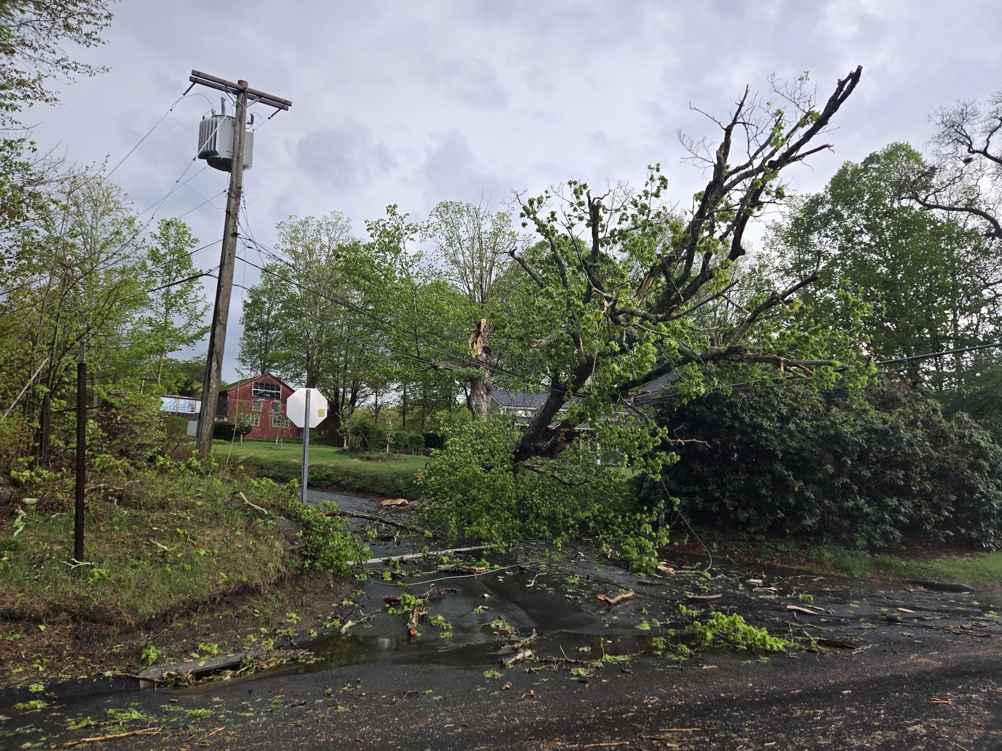 Power mostly restored in Connecticut following Saturday's thunderstorm