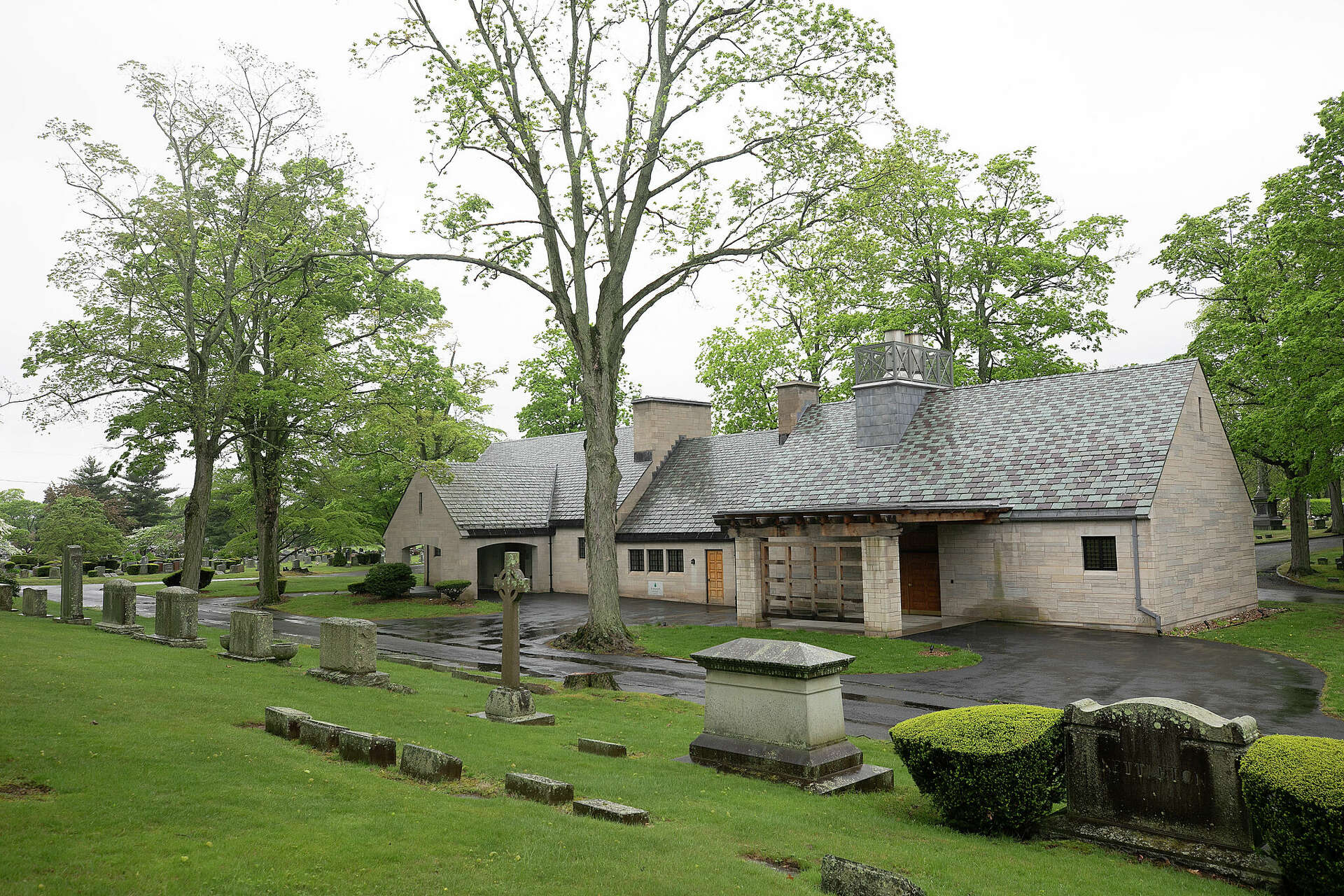 New Haven police identify city woman found dead at Evergreen Cemetery