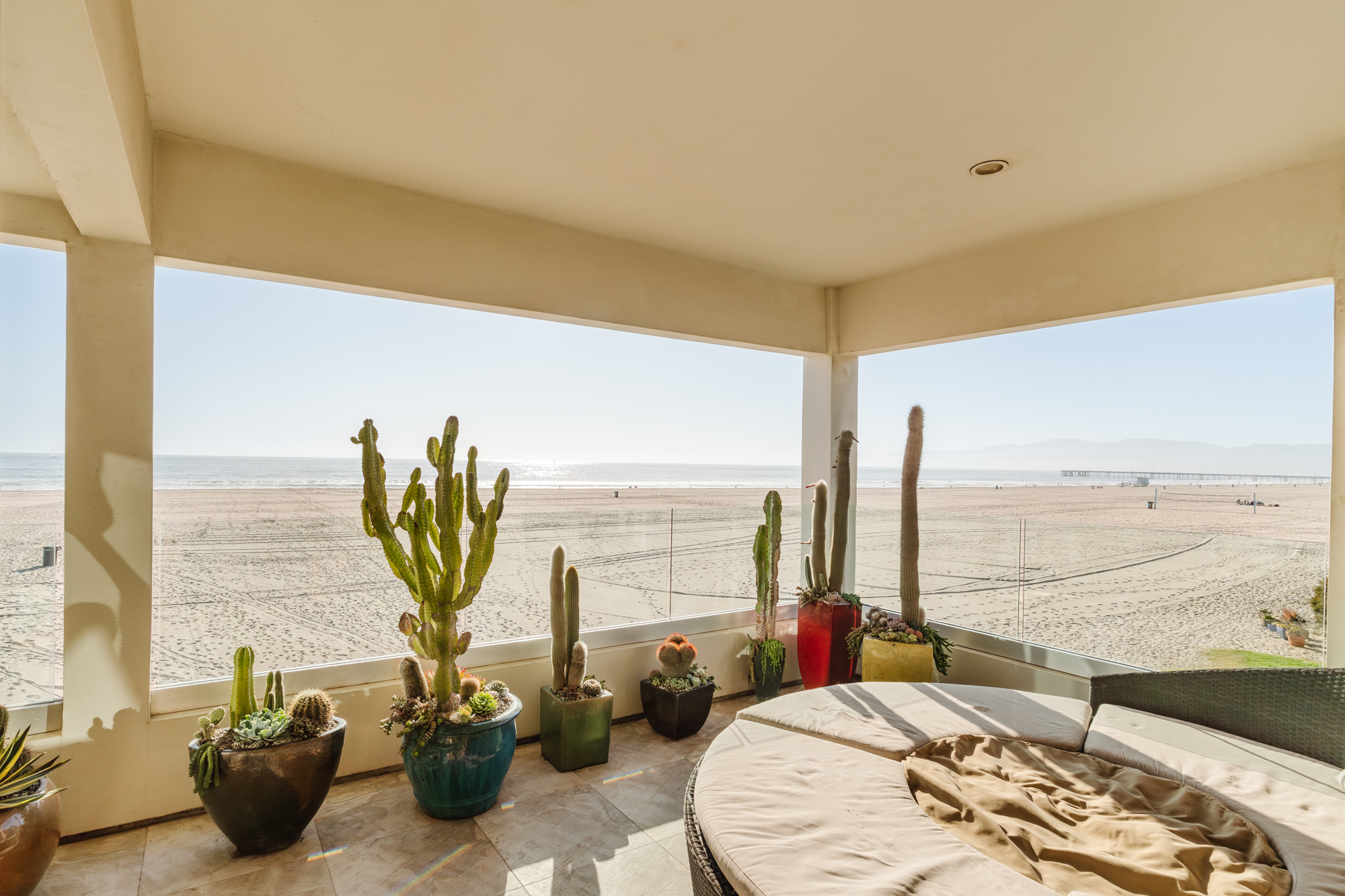 Stevie Nicks' old California beach condo hits market for $3.9 million