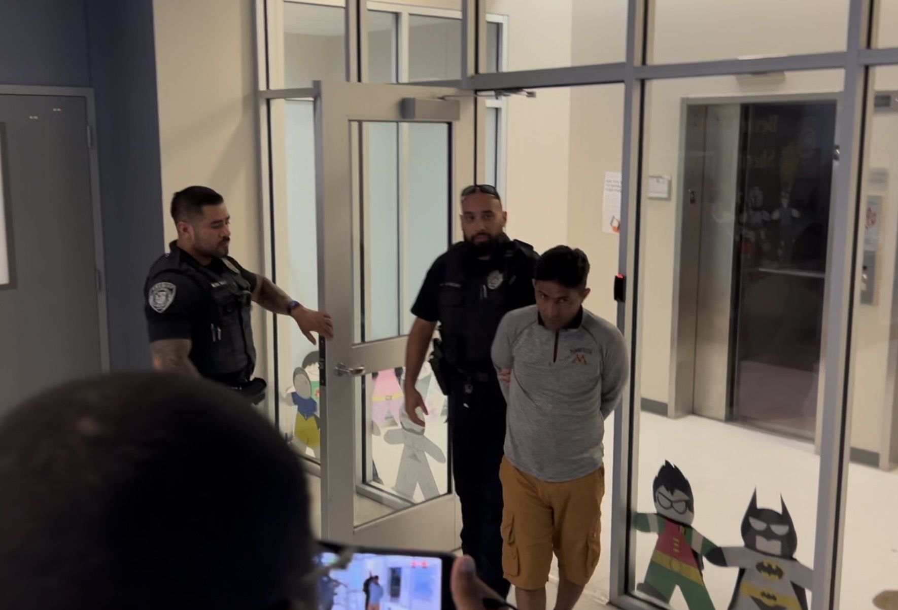 Suspected Tren de Aragua member among five arrested in smuggling ring