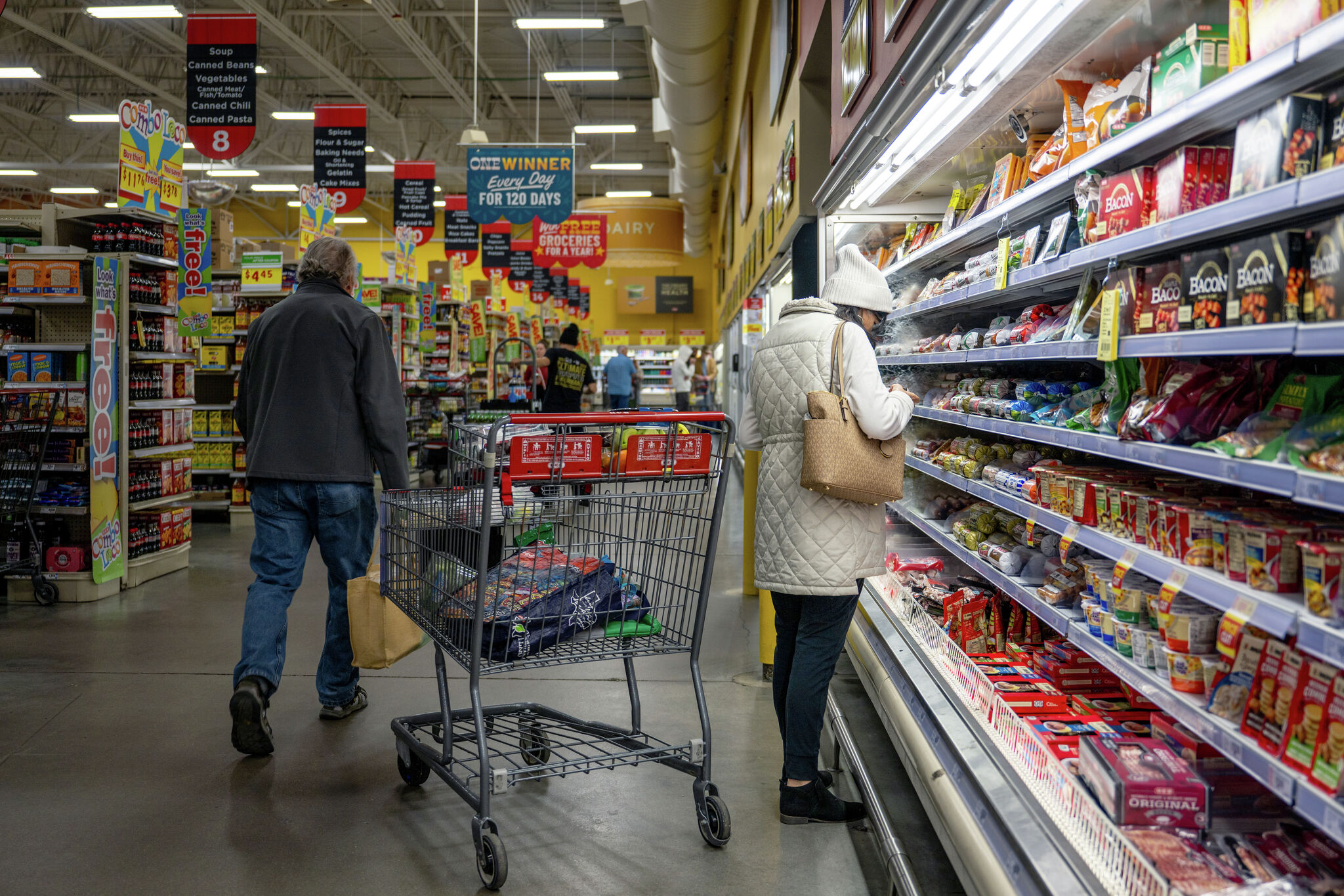 chron.com - Andrea Guzmán - H-E-B joins other retailers in lawsuit against pharma companies