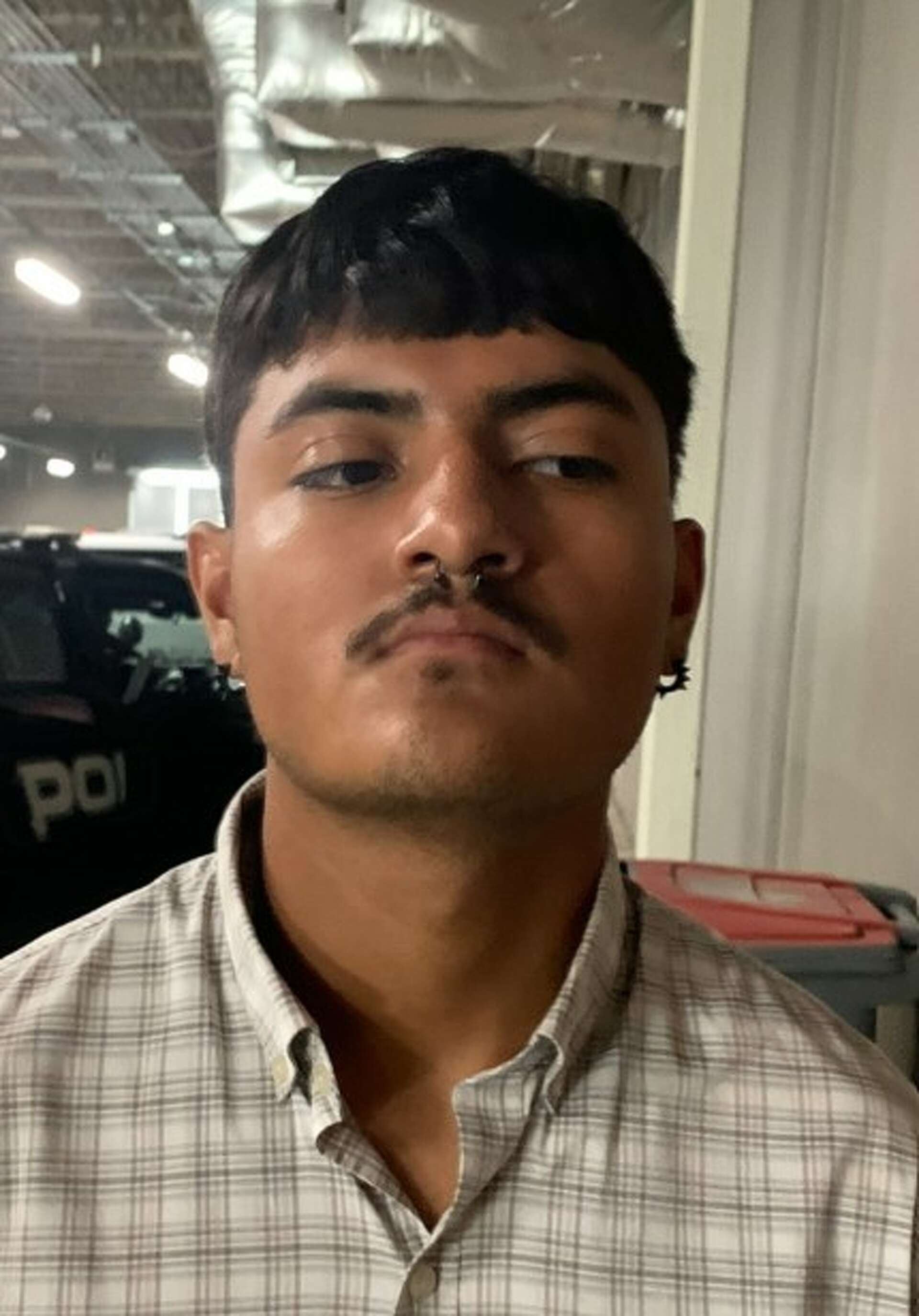 Suspected Tren de Aragua member among five arrested in smuggling ring