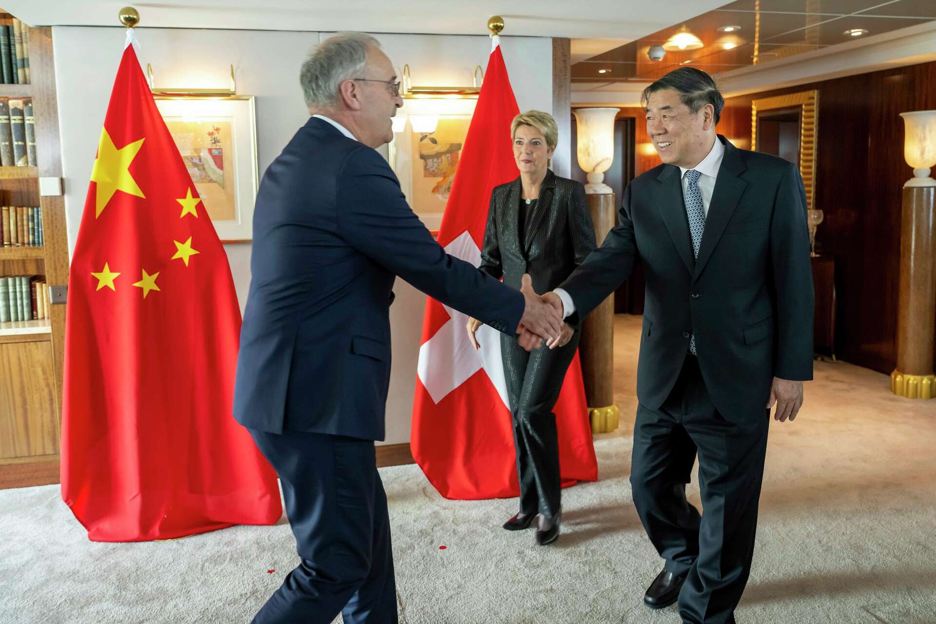Tariff Talks Begin Between US, Chinese Officials in Geneva