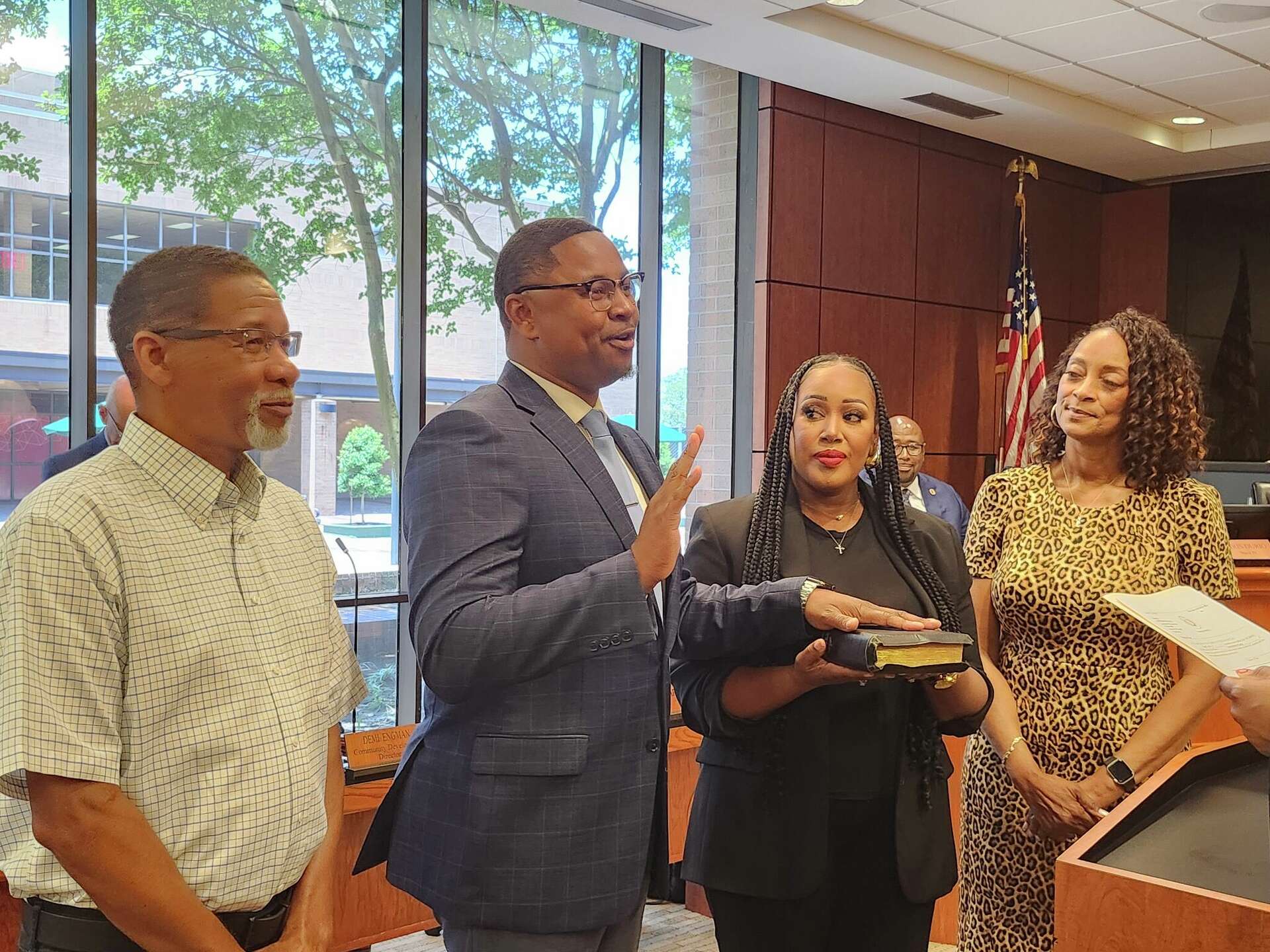 Beaumont's new city council members sworn in during special meeting