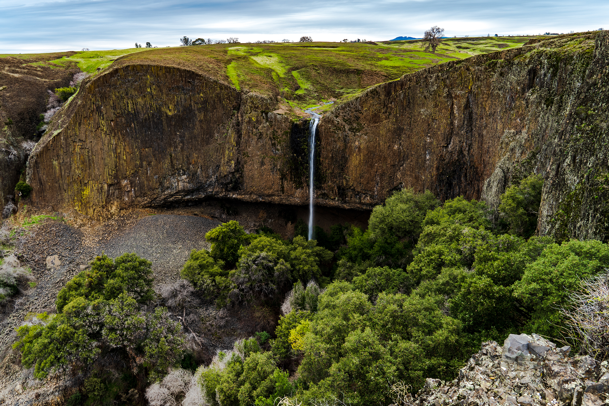 An obscure Northern California waterfall tourists love is now for sale