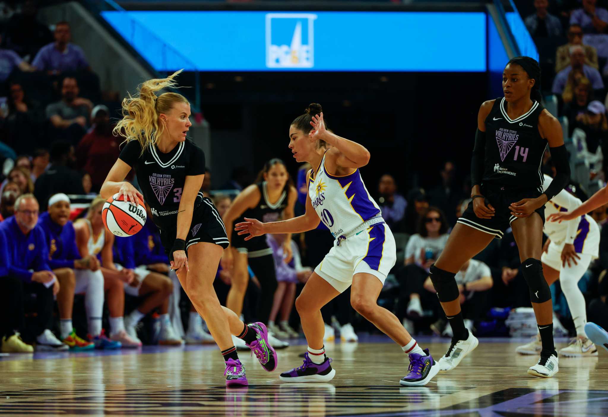Kelsey Plum spoils Valkyries’ sellout opener with 37 in Sparks’ win