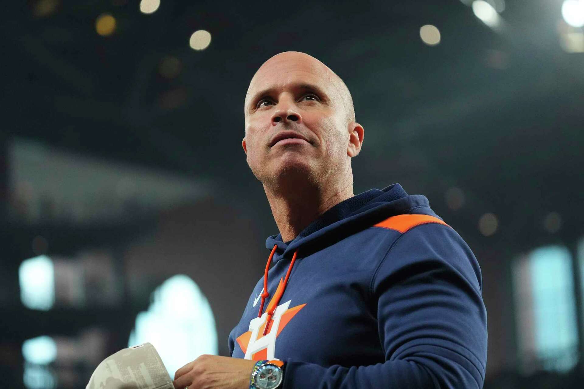 Astros manager Joe Espada is ejected after arguing an umpire's call