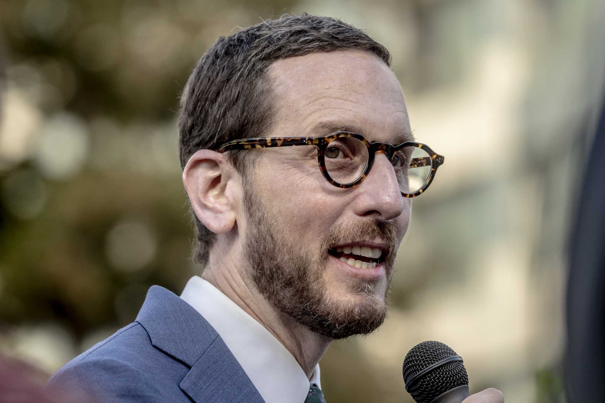 https://s.hdnux.com/photos/01/50/35/53/27384569/3/rawImage.jpg