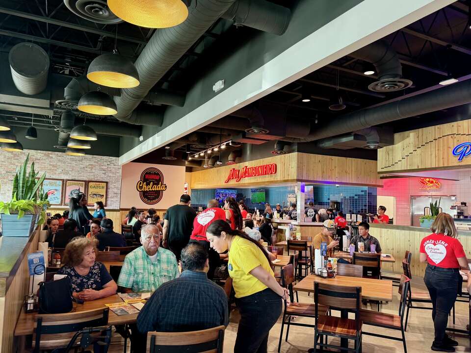 Mambo Seafood hooks a new spot while reeling in another in S.A.